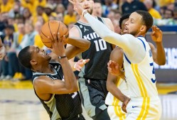 kaiyun客户端下载关于穆古鲁扎在老鹰比赛中大比分获胜，险胜引发热议！的信息